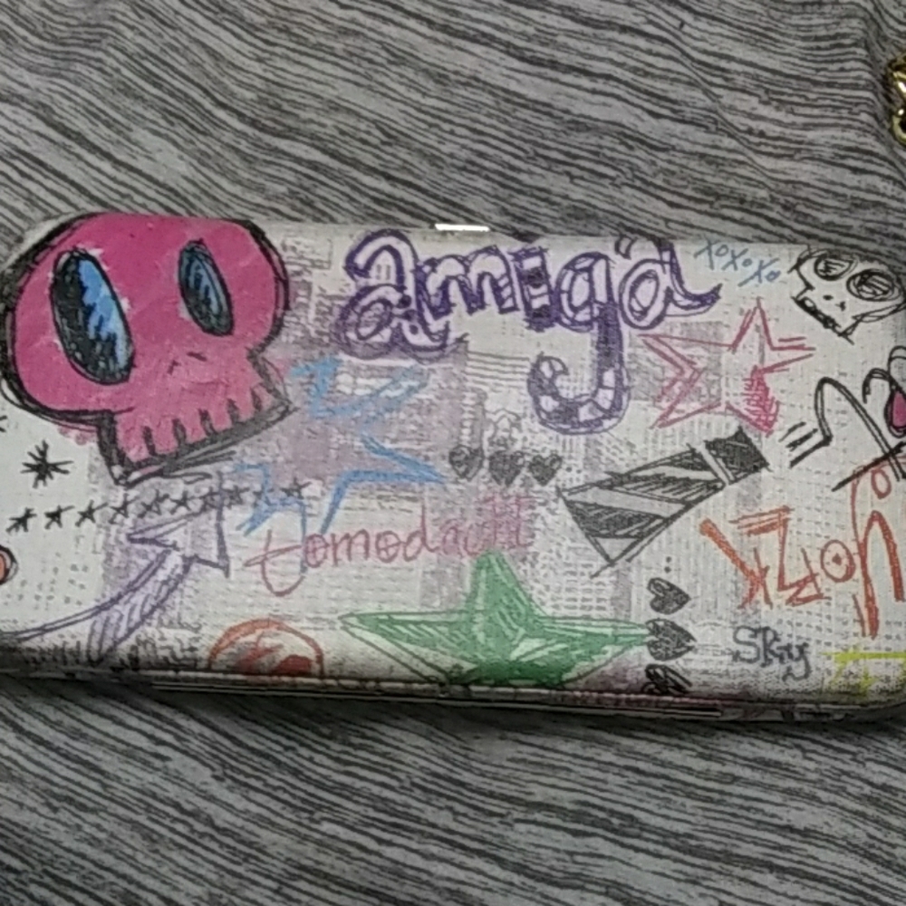 Tagged wallet .